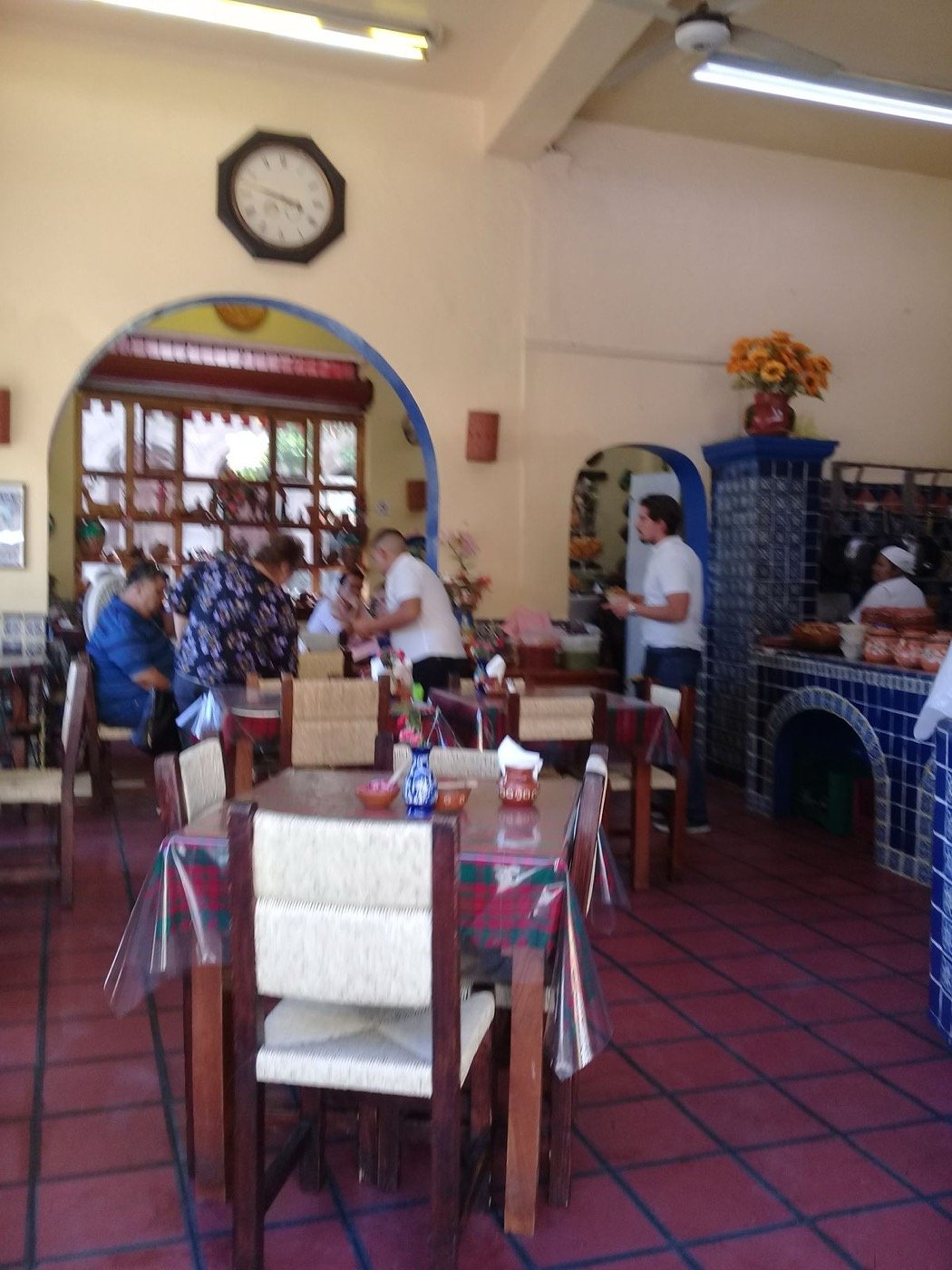 Comedor con arcos y talavera