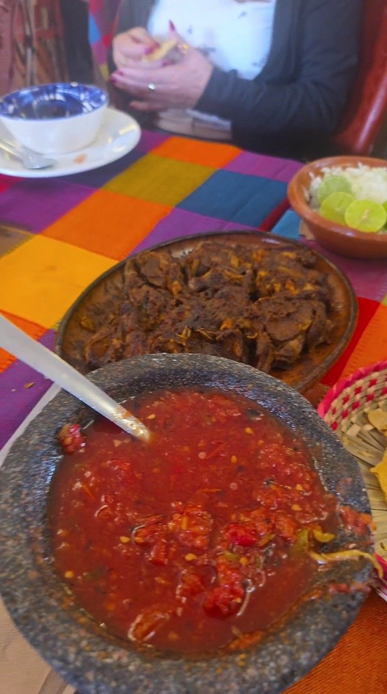 Consomé con salsa